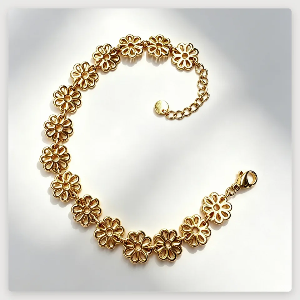 Daisy Coin Bracelet in 316L stainless steel with 18K gold PVD finish