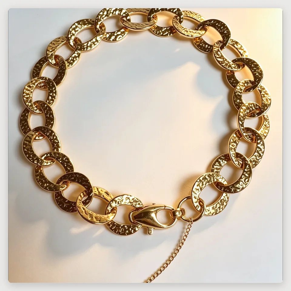 Hammered Curb Chain Bracelet in 316L stainless steel with 18K gold PVD finish